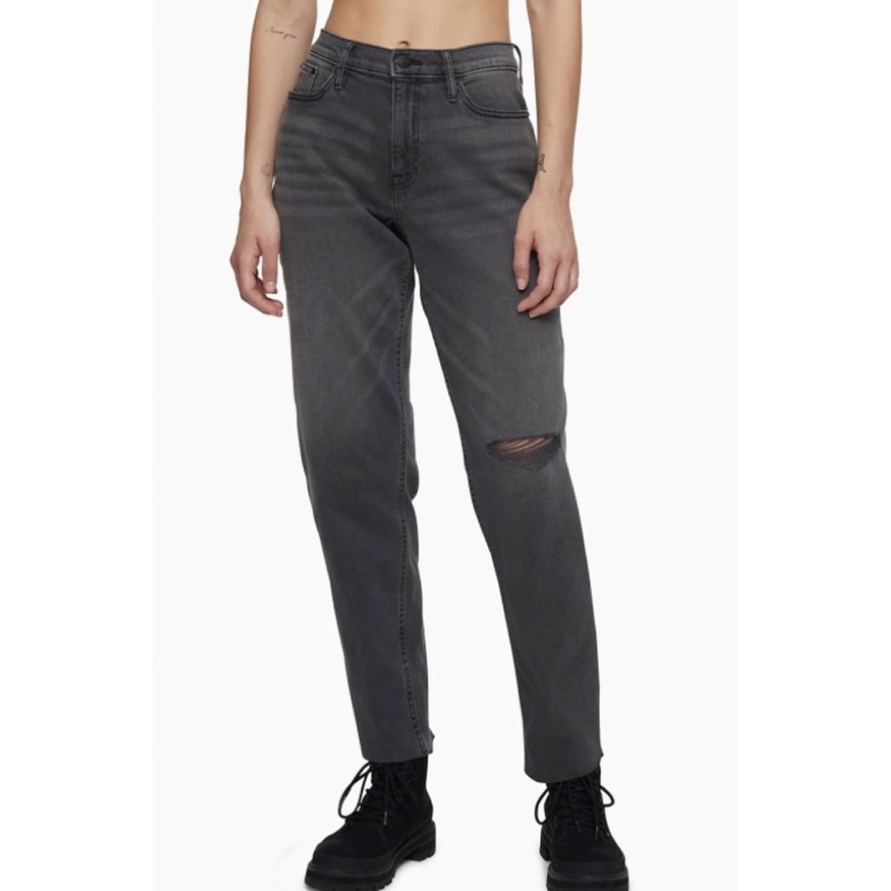 Calvin Klein Vintage Destructed High Rise Mom Ankle Jeans